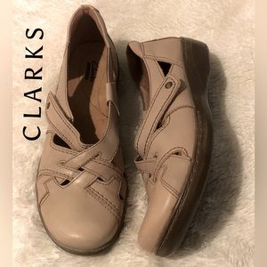 CLARKS Leather Slip-ons w/ Velcro Closure. Lots of Cut-outs and So Pretty!💕